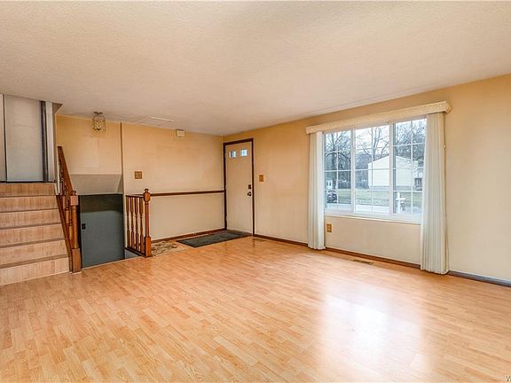 5th image of 308 Denrose Dr