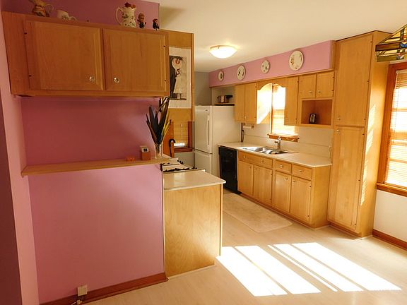 5th image of 3617 Cuyler Ave