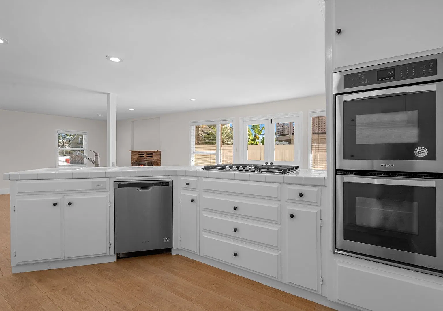 Carr/Irani/Carr - 1637 Irvine Avenue — Photo 2
