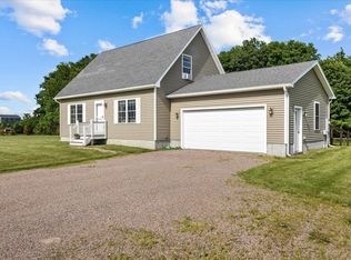 92 Reynolds Rd, Grand Isle, VT 05458