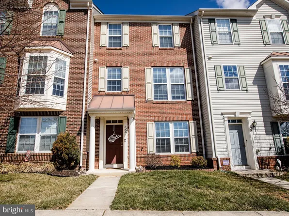 52 Deerbrook Dr, Charles Town, WV 25414