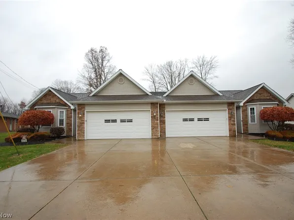 784 Elmwood Dr, Hubbard, OH 44425