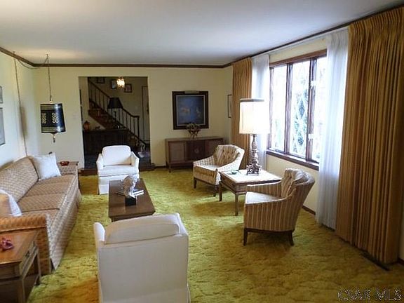 3rd image of 230 Theatre Dr