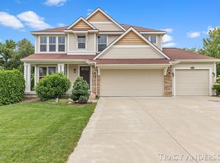 9900 Sunset Ridge Dr NE, Rockford, MI 49341