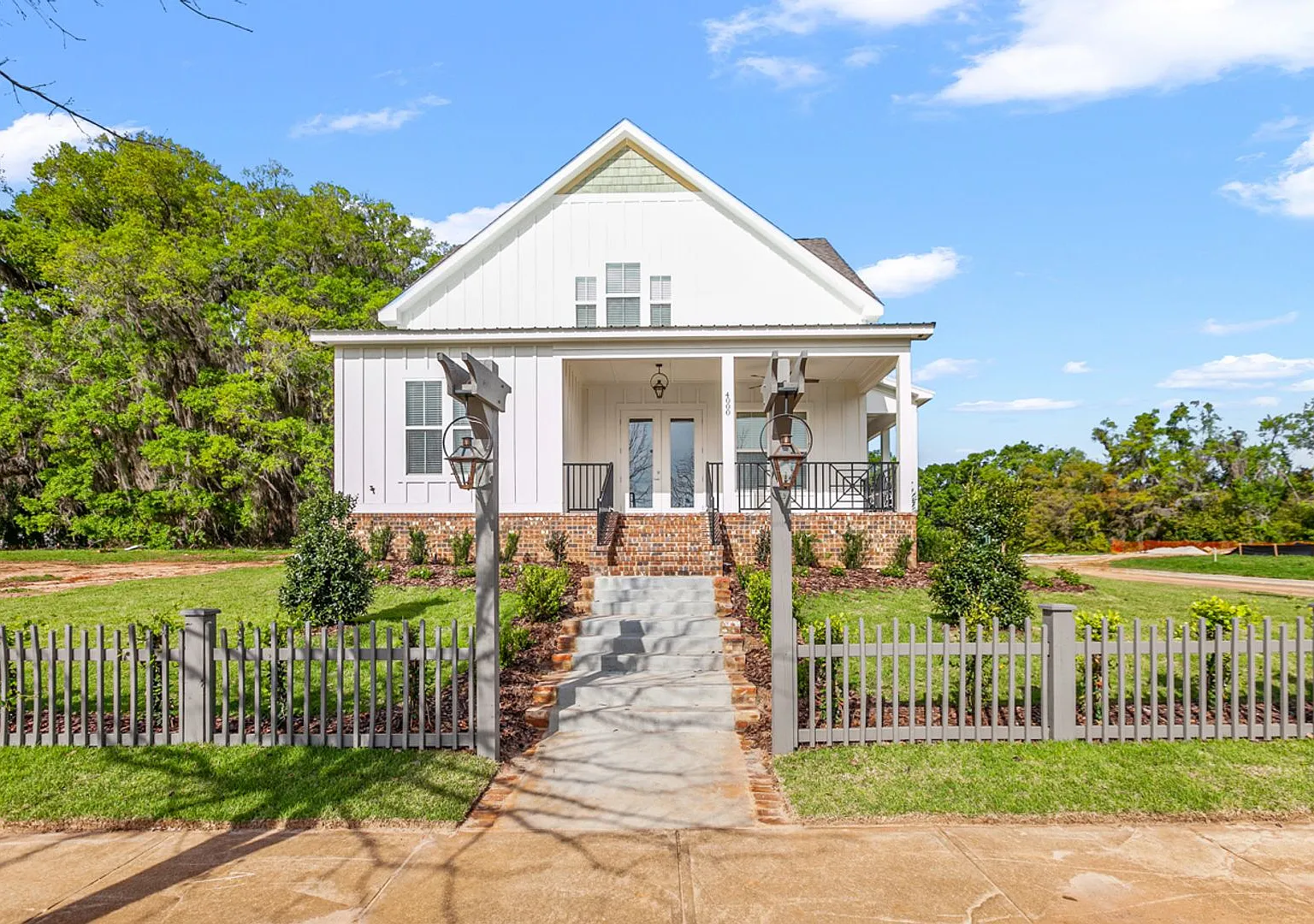 Great Southwood Home — Photo 4
