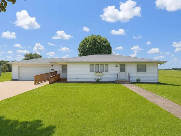 907 McKinley Ave, Lowden, IA 52255