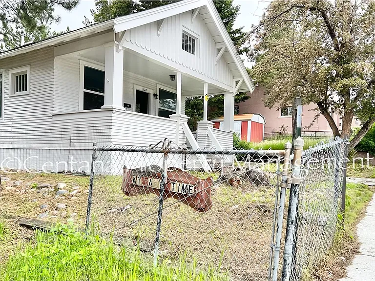 1138 W Park St — Photo 15