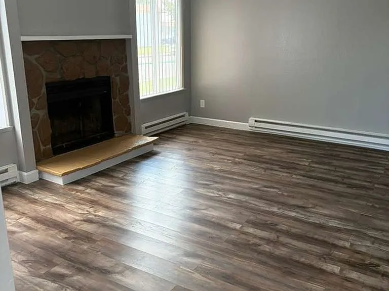 1107 W 5th Ave — Photo 38