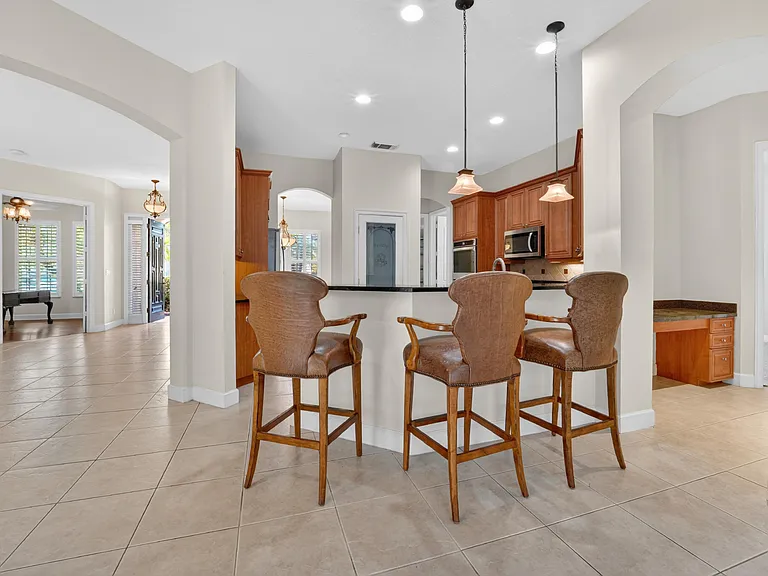 854 SW Saint Tropez Ct — Photo 18