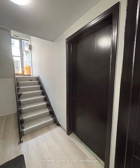 172 Queen St #2 — Photo 2