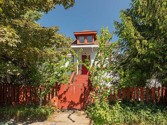 2nd image of 309 Woodstock Ave E