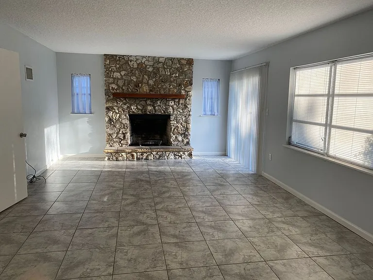 1401 E Crooked Lake Dr — Photo 7