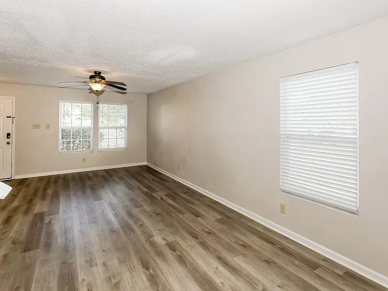 803 Chastain Ave — Photo 8