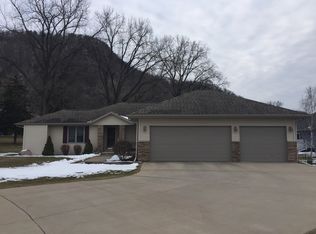 3930 Fairway St, La Crosse, WI 54601