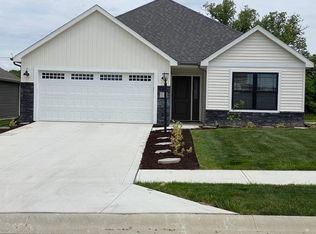 9210 Sage Hill Dr, Fort Wayne, IN 46818