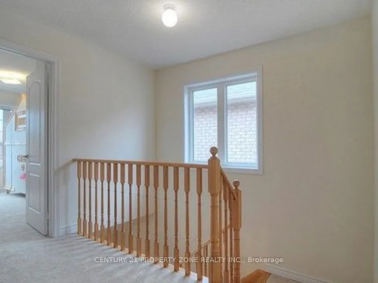 38 Banbridge Cres — Photo 9