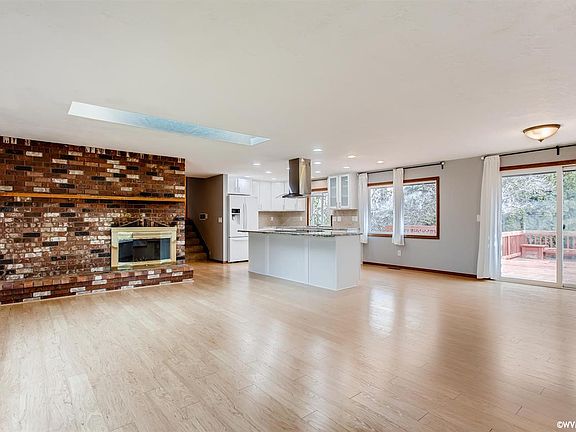 3rd image of 1464 35th Ave NW