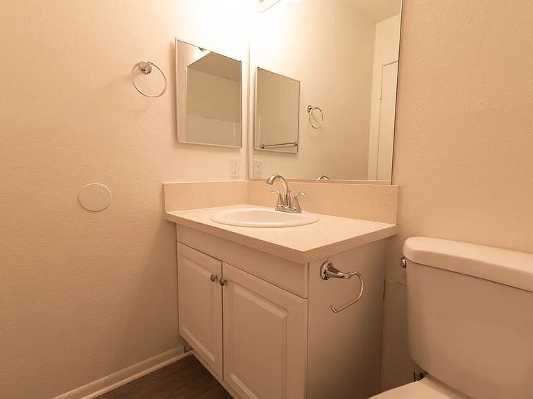 Melrose Manor Apartments - Riverside, CA — Photo 63