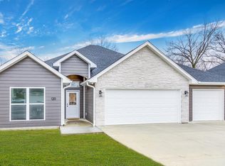 120 N Luna Ln, Columbia, MO 65201