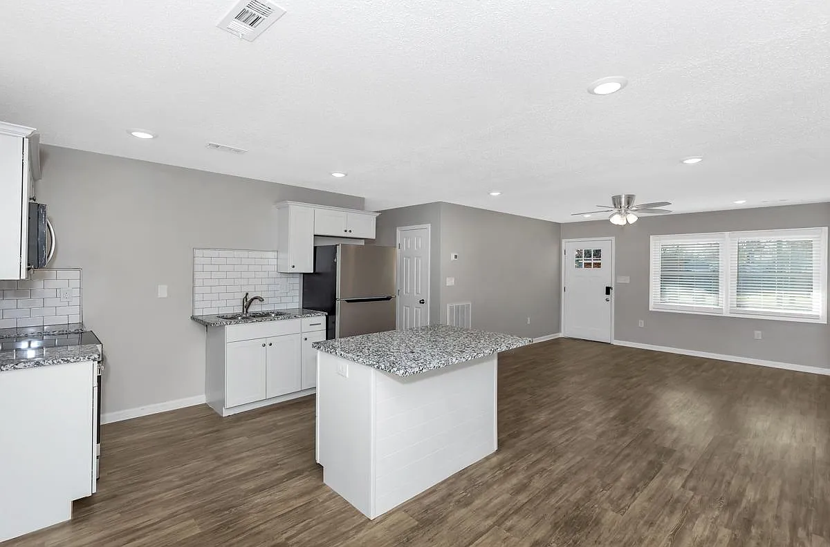 4 bed, 1606 sqft, $1,695 — Photo 4