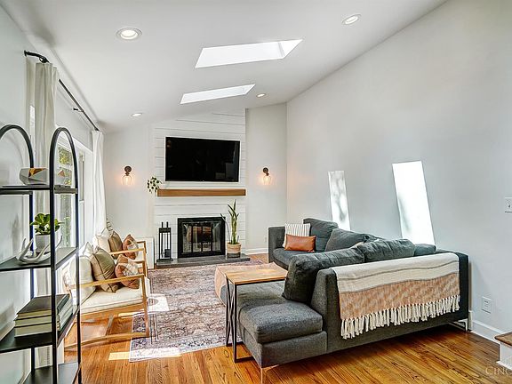 3rd image of 3645 Dogwood Ln