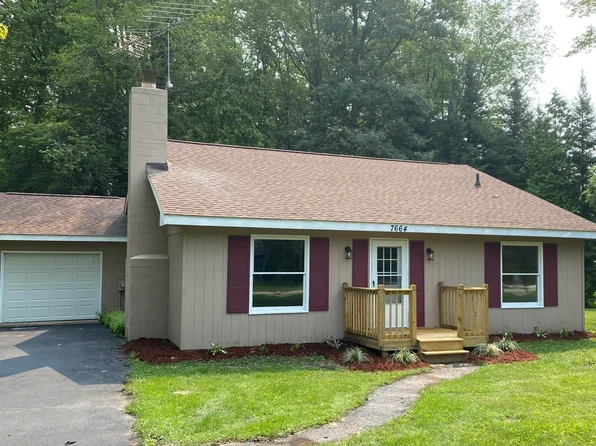 7664 Woodlea Dr W, Oscoda, MI 48750