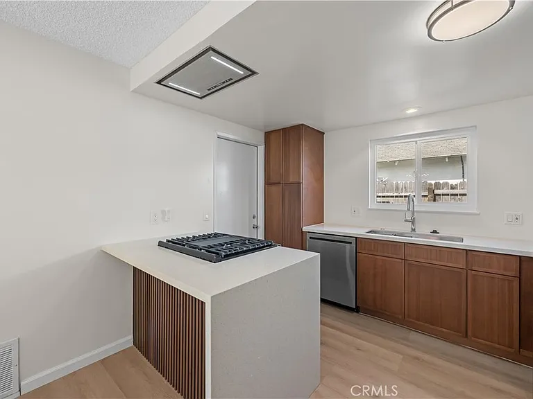 5681 Mangrum Dr — Photo 4