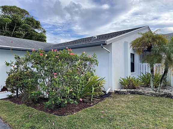 3rd image of 6114 Woodlake Boulevard #6114