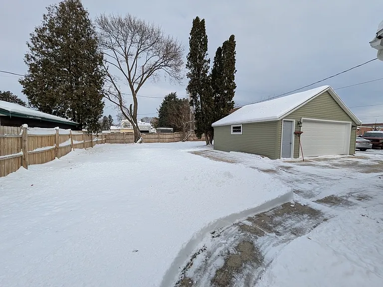 160 Guilford St — Photo 5