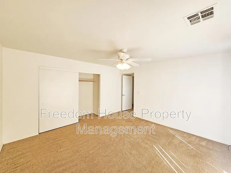 2341 E Calvada Blvd #2 — Photo 13