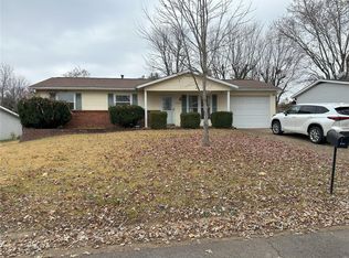 233 Meadowbrook Dr, Farmington, MO 63640