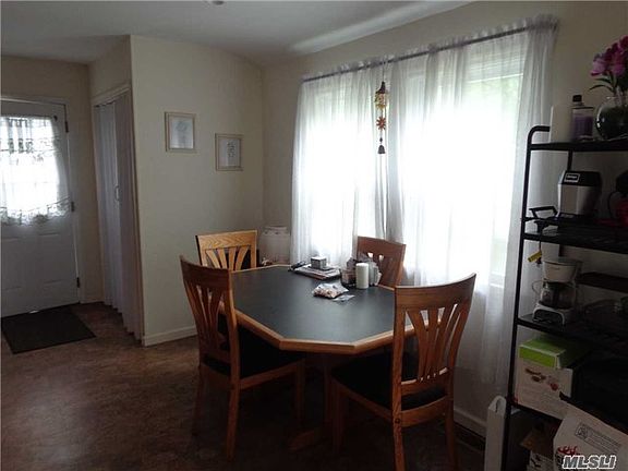 5th image of 2706 Heather Ave