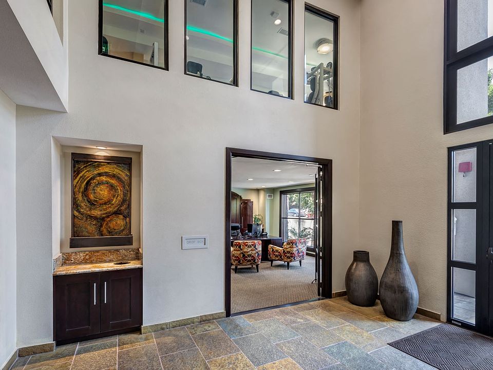 Apartments in Hollywood, CA - Interior Lobby of Main Building Entrance with View of Leasing Office summit