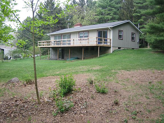 Back view with full length deck.