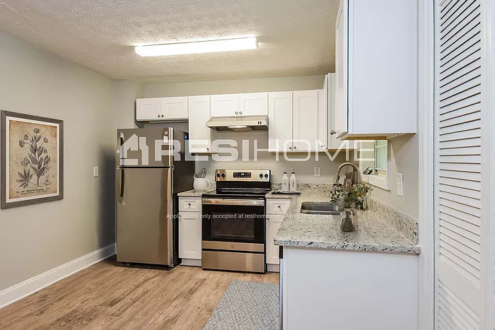 982 Millwood Dr SW — Photo 2