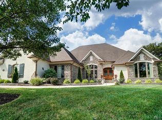 1564 Ashbury Woods Dr, Dayton, OH 45458