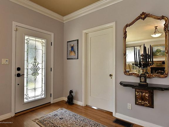 5th image of 1091 E Elizabeth St