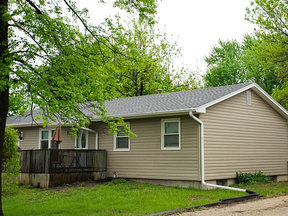 2nd image of 107 Maple St