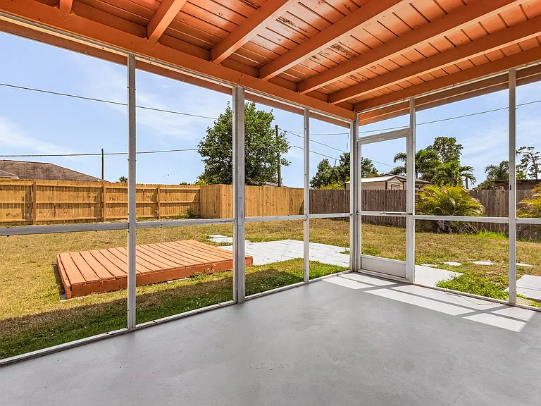 22163 Hernando Ave — Photo 7