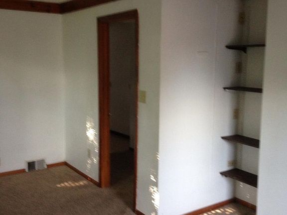 4th image of 977 Greenbrier St #1