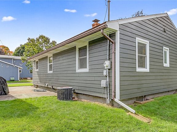 5th image of 114 14th Street SE