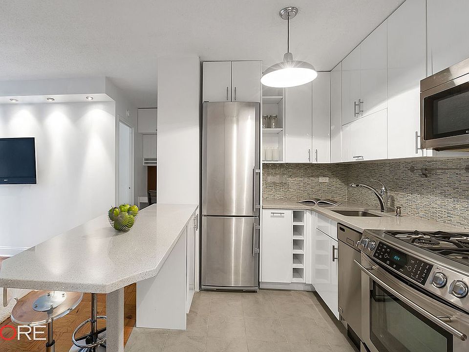 1st image of 130 W 67th St APT 2E