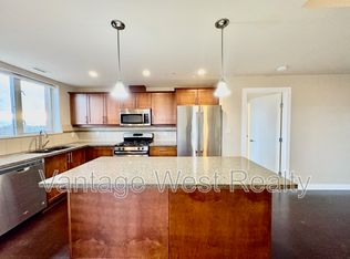 1160 Bernard Ave #1006, Kelowna, BC V1Y 6R2