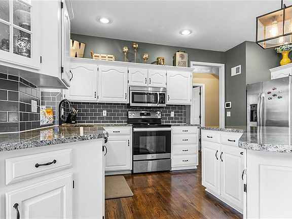 5th image of 26209 E Blue Mills Rd