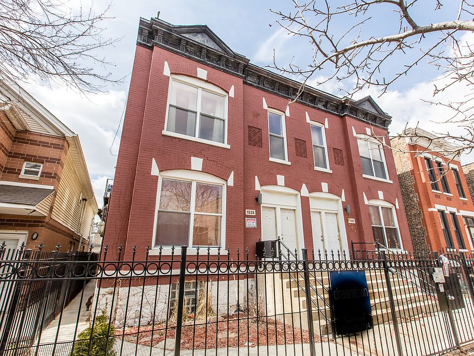 1st image of 1538 N Rockwell St APT 2F