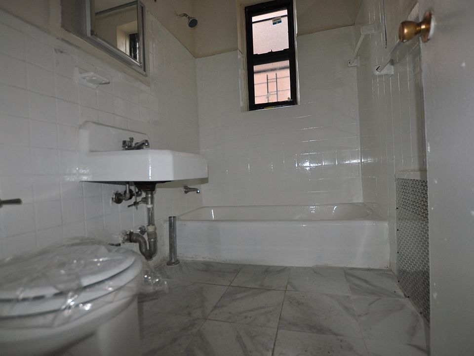 2nd image of 250 Clarkson Ave #509LO