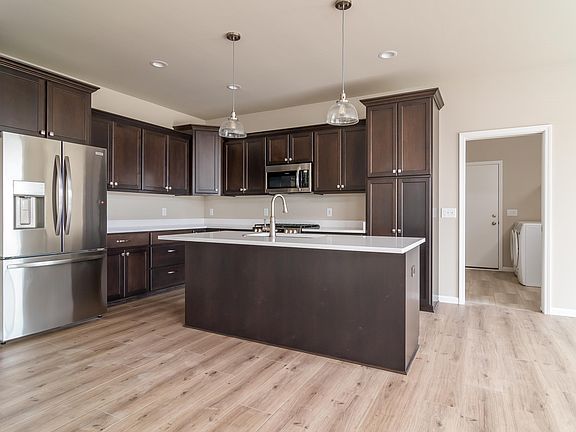 4th image of 2132 Autumn Lake Pkwy