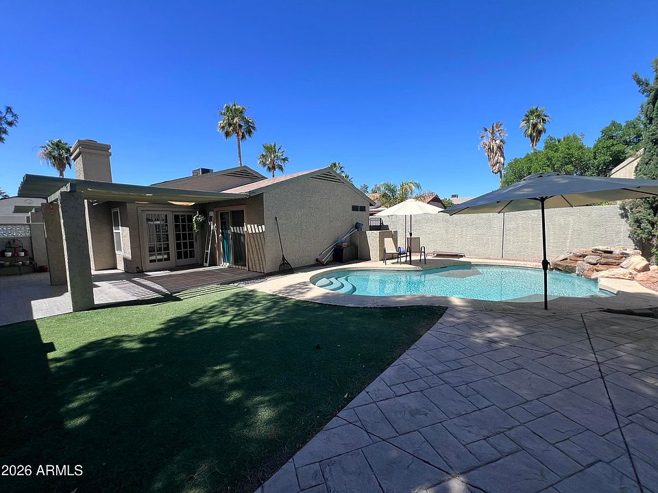 1st image of 924 E ESCUDA Drive