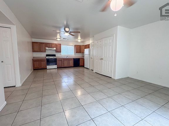 4th image of 18017 N 40th Pl #10
