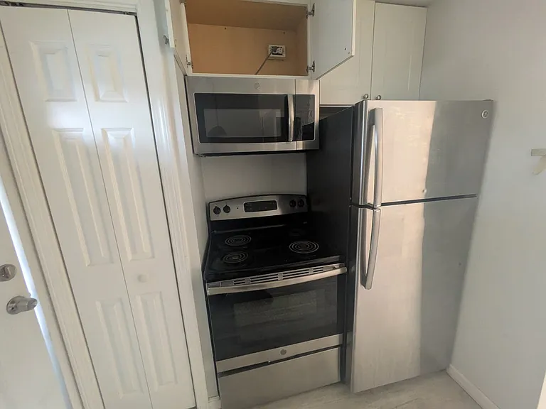 129 Cosey Beach Ave #3AA — Photo 1
